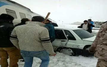  برخورد قطار با خودرو سواری در قرچک