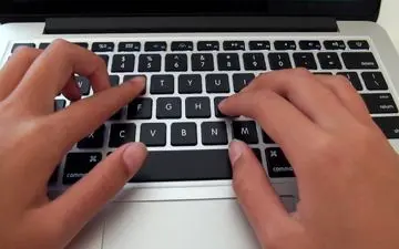 سریع‌ترین تایپ با بینی در جهان+فیلم