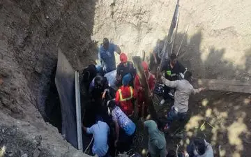 هشدار مدیرکل بحران استان در مورد حفر چاه؛ ریزش چاه جان کشاورز صحنه‌ای را گرفت



 
