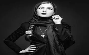 تیپ و ظاهر متین ستوده برای تماشای نمایش شبنم قلی خانی