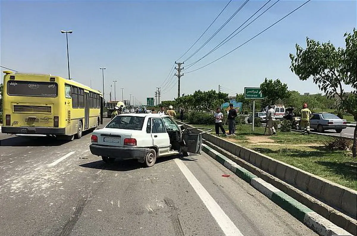  تصادف خودرو پراید با سمند در تهران 2 مصدوم برجا گذاشت