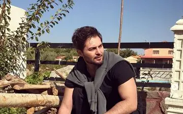 عکس|آقای بازیگر جذابی که با حیوانات مهربان است!