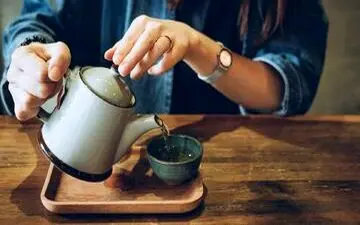 چربی شکم را با این نوشیدنی‌ها آب کنید

