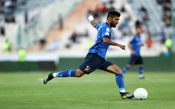 نیک‌نفس در استقلال ماند