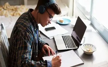 آیا گوش دادن به موسیقی به شما در مطالعه کمک می کند؟