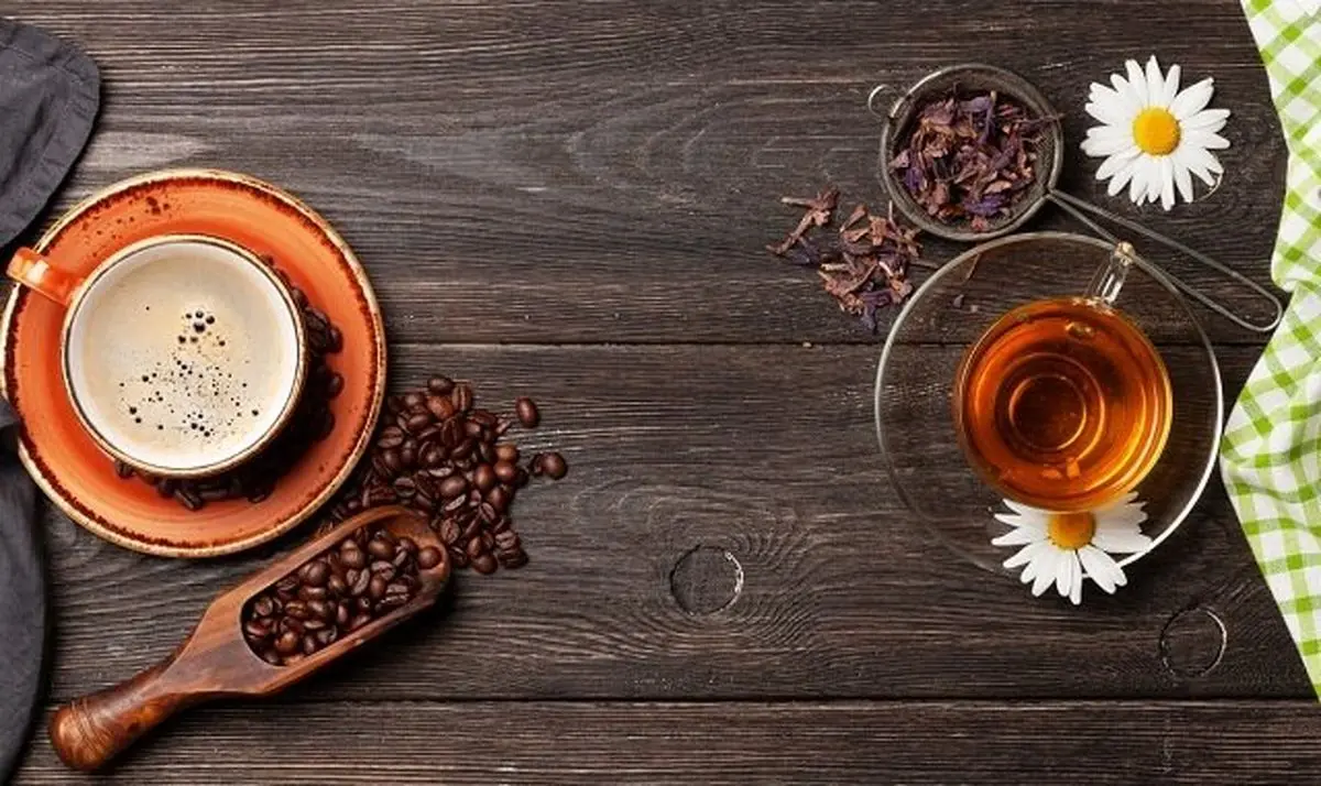 چه زمانی آروغ زدن بعد از نوشیدن چای یا قهوه نگرانکننده است؟