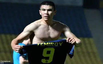 مهاجم ازبک پرسپولیس وارد تهران شد 