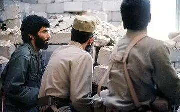 لحظات دیده نشده‌ای از حضور «رهبر انقلاب» در خرمشهر در کنار «شهید جهان آرا»