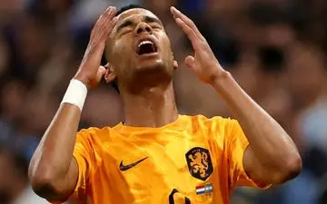 ویروس بلای جان هلند: پنج ستاره از اردو رفتند