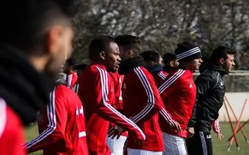 تست کرونای ۶ نفر از تراکتوری‌ها مثبت اعلام شد
