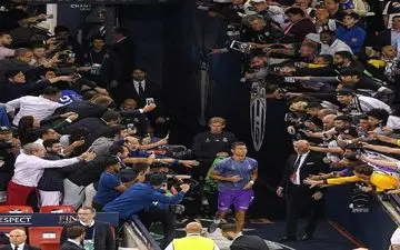 عکس/ لحظه ورود کریستیانو رونالدو به زمین