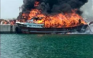 سهل انگاری یک ملوان ۳ لنج صیادی را طعمه حریق کرد/ برآورد خسارت ۶ میلیاردی به لنج ها
