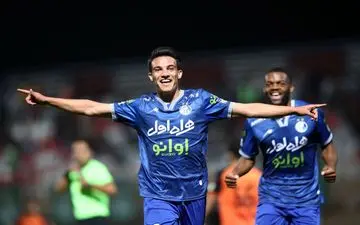 تراکتور عزم قهرمانی دارد/تی‌تی‌ها  سوپر استار استقلال را ربودند