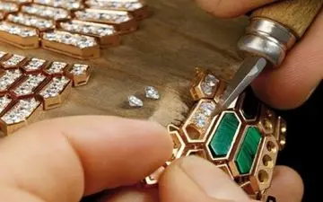 طرح‌های خاص جواهرات با استفاده از سنگ‌های قیمتی و رنگی به همراه تصاویر