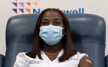 واکسیناسیون کرونا در آمریکا آغاز شد
