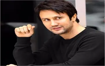 ژست جالب شاهرخ استخری در تولد دخترش + عکس