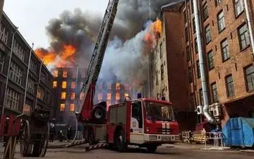 کلیسای قدیمی مینیاپولیس سوخت! + فیلم