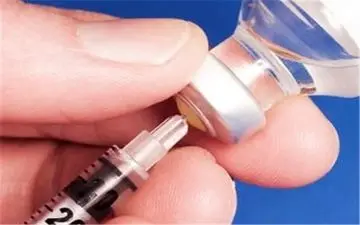 نزدیک به نیمی از نسخ کشور حاوی داروهای تزریقی است