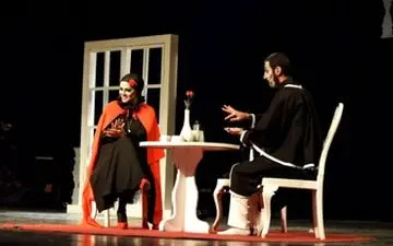  گِله خانم بازیگر از اجرای برخی تئاتر‌های سخیف