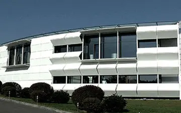 ساختمانی که نمای آن با آب و هوا تغییر می‌کند + فیلم