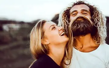 چرا آقایان فکر می‌کنند بامزه‌تر از همسرشان هستند؟
