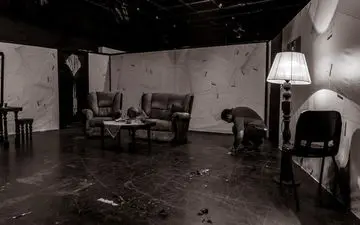 تمدید تئاتری با بازی سیما تیرانداز