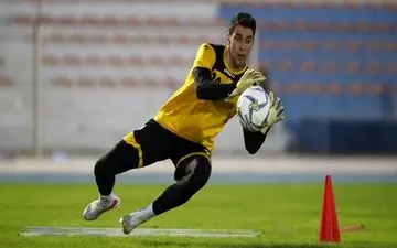 دروازه‌بان تیم ملی در ترکیب اصلی تراکتور/اخباری اردوی کیش را ترک کرد