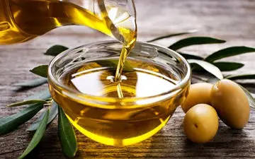 روغن زیتون واقعا یبوست را رفع می کند؟/ مقدار صحیح و زمان مصرف روغن زیتون