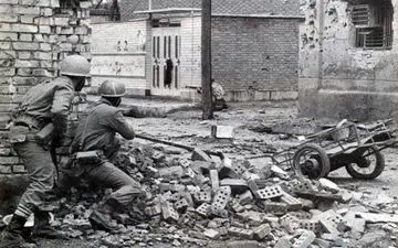 مقاومت مردم در خرمشهر، کلید پیروزی در دفاع مقدس + فیلم