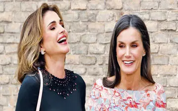 دو ملکه زیبای دنیا که از هم تقلید می‌کنند و زبانزد خاص و عام هستند
