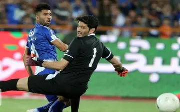 دست راست استراماچونی شمشیر دولبه استقلال