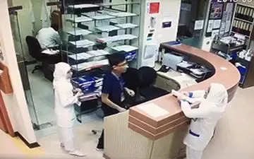 حمله یک مرد به پرستار شیفت با چاقو + فیلم