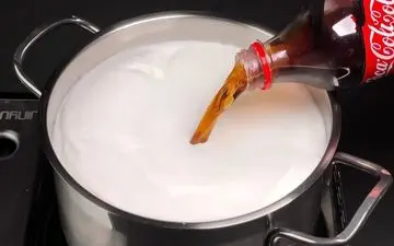 تبدیل کوکاکولا به پنیر + آموزش تهیه پنیر با شیر و نوشابه کوکاکولا + ویدئو