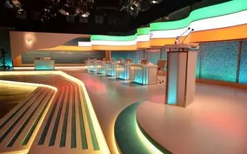 خوش و بش کاندیداها با یکدیگر در بدو ورود به ساختمان رسانه ملی + ویدئو