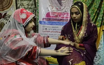 آئین افتتاحیه‌ سیزدهمین نمایشگاه سراسری صنایع دستی همدان به روایت تصویر