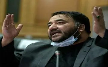 
مسئولین کمکی برای خروجی نمایشگاه داران کامیون به خارج از شهر کرمانشاه نمی‌کنند