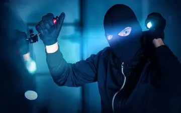 سرقت چند دختر جوان از طلا فروشی + فیلم