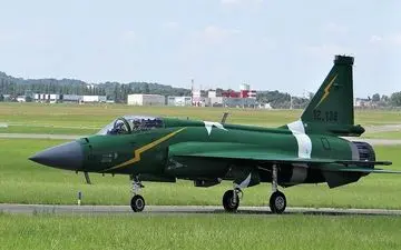 عراق در تلاش برای خرید ۱۲جنگنده از پاکستان