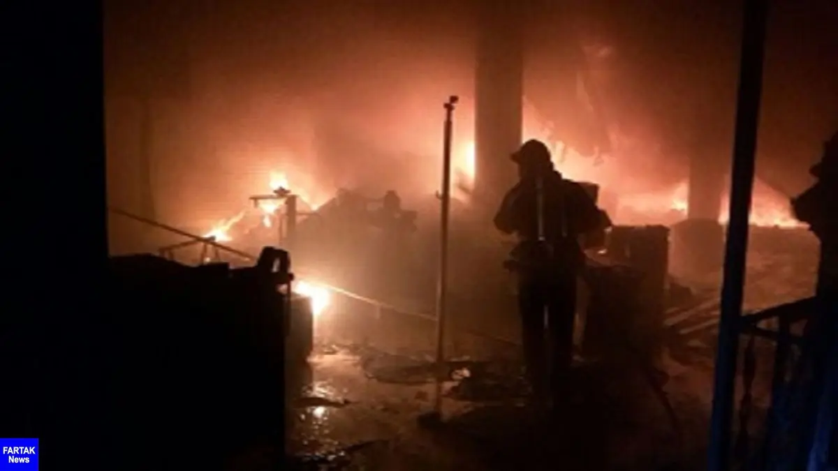مهار آتش‌سوزی ۲ مغازه در خرم‌آباد