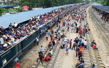 وضعیت حیرت انگیز جابجایی مسافر در بنگلادش+فیلم