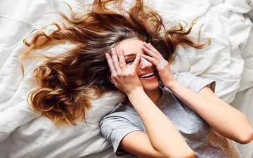 ارگاسم نمایشی چیست و علل ارگاسم دروغین در زنان