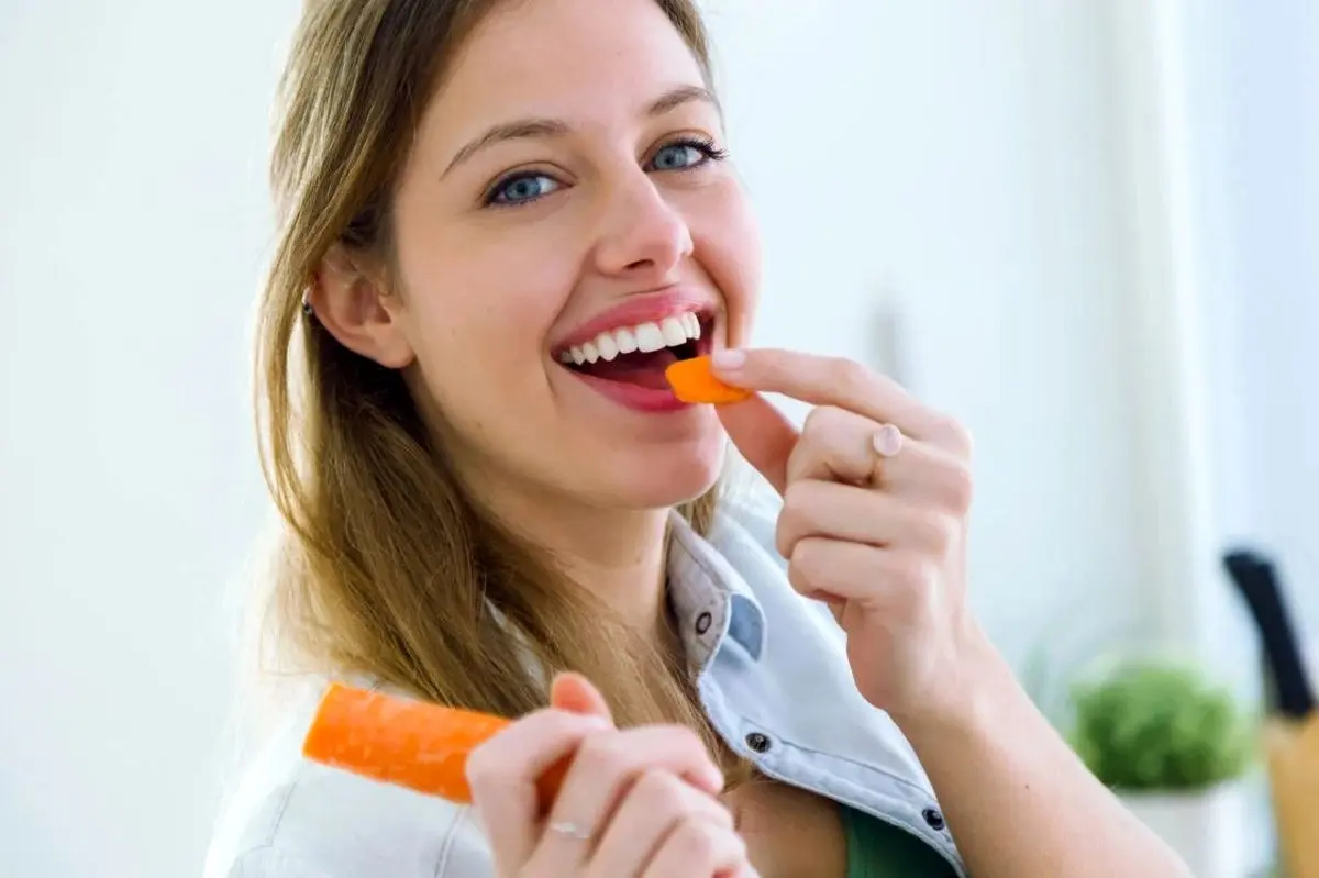با این خوراکی‌ها، دندان‌هایتان را سفید کنید
