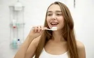 فواید و مضرات مسواک زدن قبل و بعد از صبحانه؛ کدام گزینه بهتر است؟