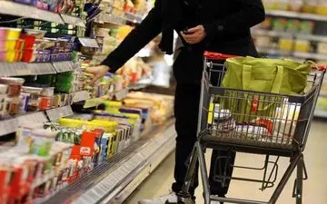  مدیرکل تعزیرات حکومتی: خرید بیش از نیاز باعث گرانی می شود