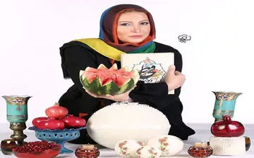 تیپ و ژست جالب فریبا نادری در شب یلدا (عکس)