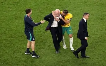 سرمربی استرالیا: هنوز وقت جشن گرفتن نیست/ شبکه‌های اجتماعی ممنوع! 