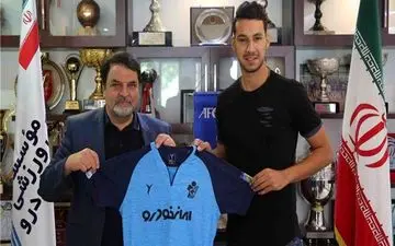 دروازه‌بان پیکان قراردادش را تمدید کرد