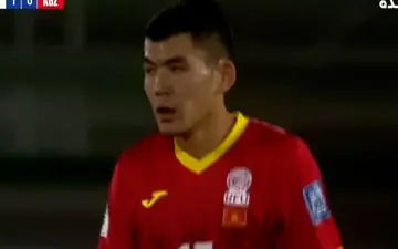 شوت تماشایی بازیکن قرقیزستان که به بیرون رفت! + ویدئو
