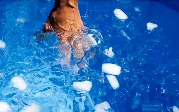 فواید حمام یخ برای سلامت روان | آیا همه می‌توانند به حمام یخ بروند؟