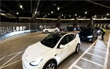 ایلان ماسک اولین سرویس خودران فرودگاهی را راه‌اندازی کرد
